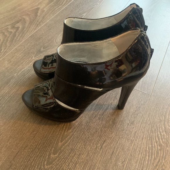 Heels - Picture 4 of 5